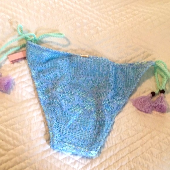 Victoria’s Secret Swim bottoms NWT - Picture 2 of 4